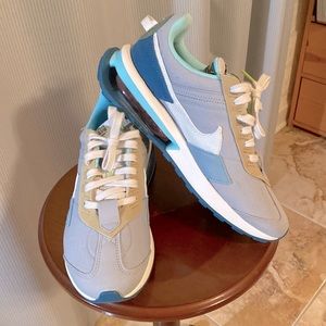 Nike Airmax Pre- Day Sz 7 Men’s; Sz 9 women’s
